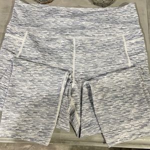 Zyia White and Grey pocket light n tight leggings
